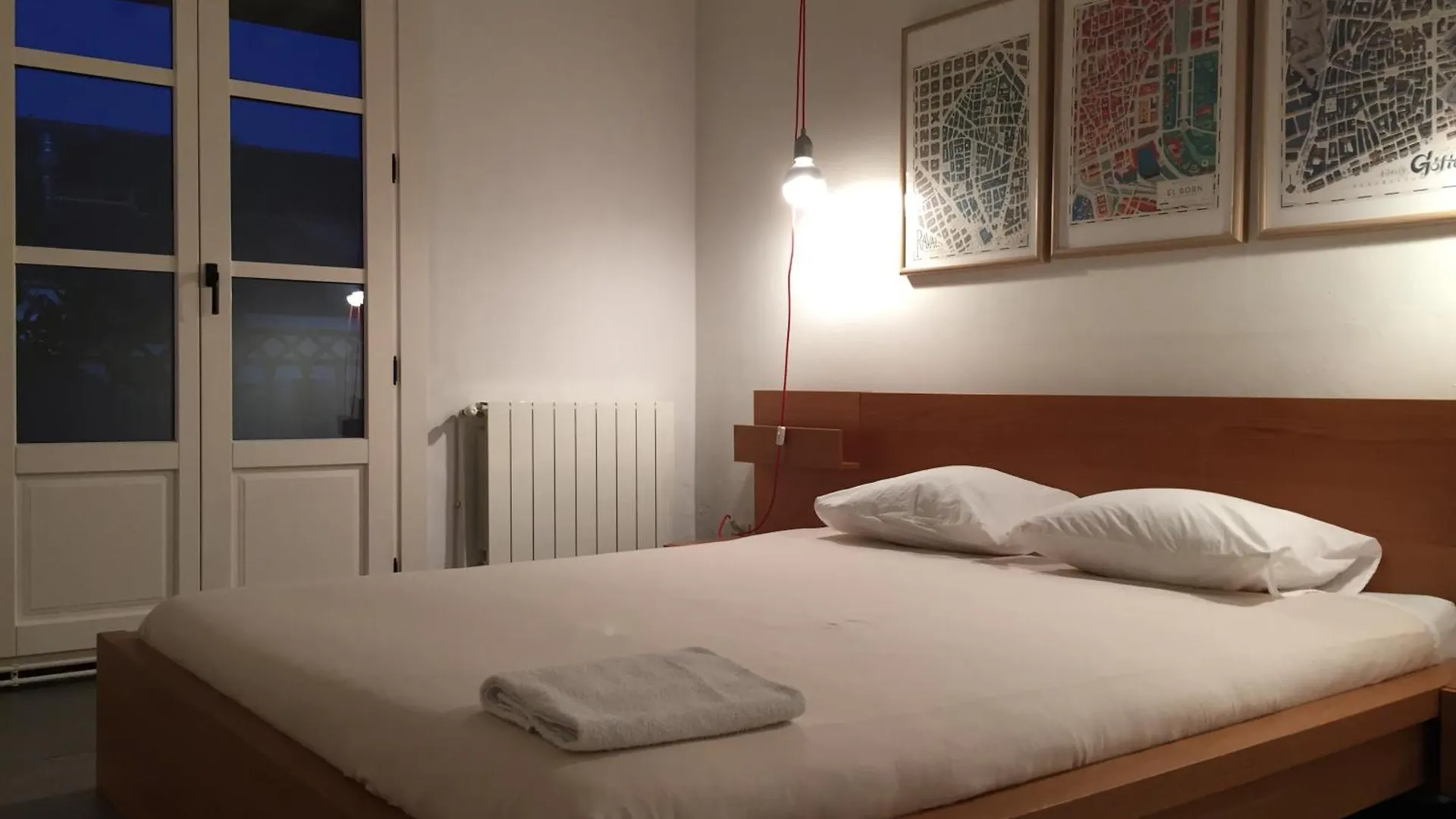Beautiful & Bright Apartment Near Ramblas Barcelona